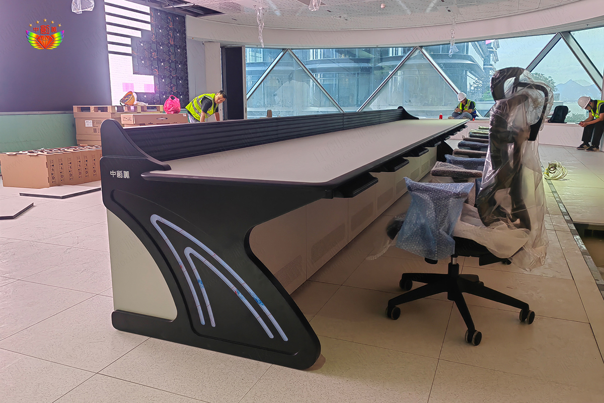 專(zhuān)業(yè)監控操作臺圖片